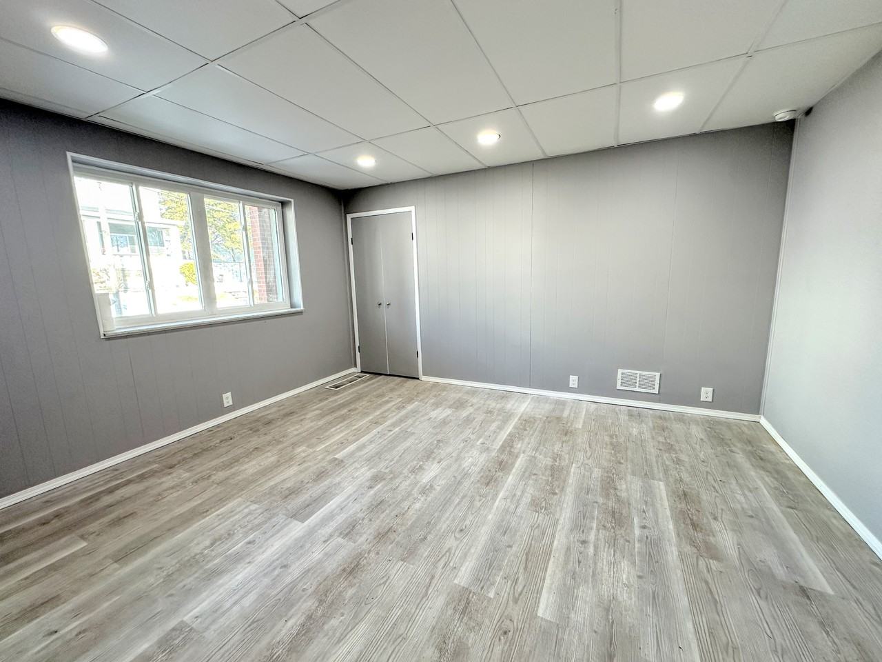 1776 Arlington Ave #1 - Photo 3 of 34