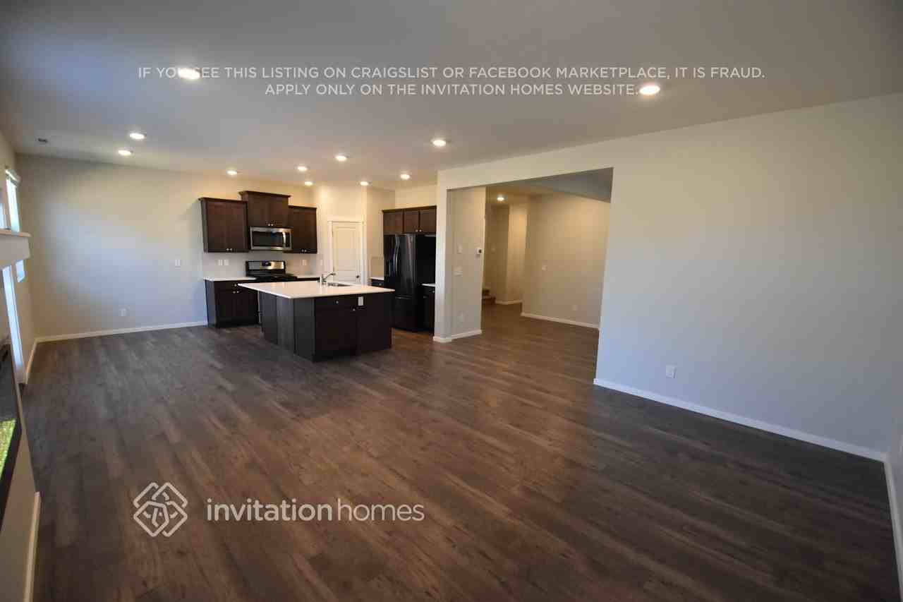 11103 184th St E - Photo 4 of 21