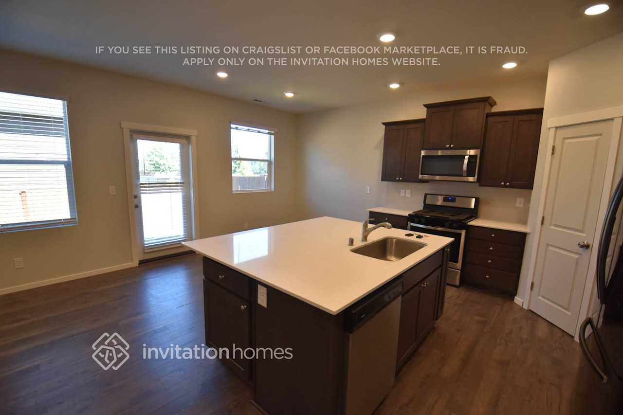 11103 184th St E - Photo 5 of 21