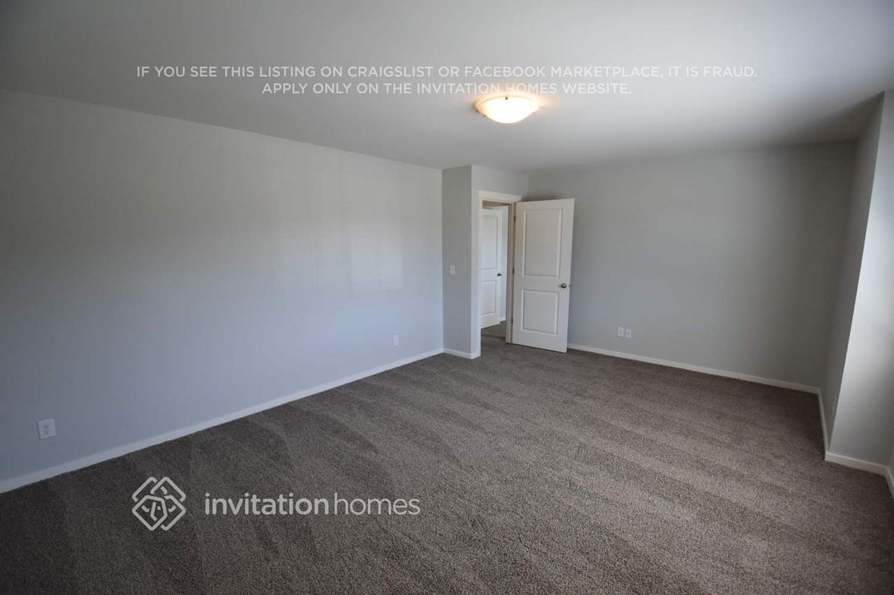 11103 184th St E - Photo 7 of 21