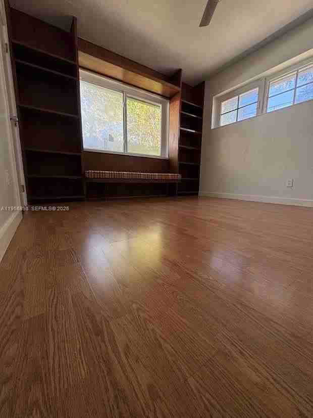 811 Ne 70th St #0 - Photo 6 of 41