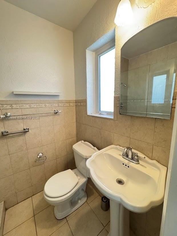 811 Ne 70th St #0 - Photo 7 of 41