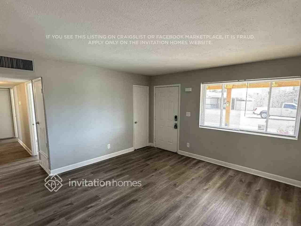 4048 W Townley Ave - Photo 2 of 16