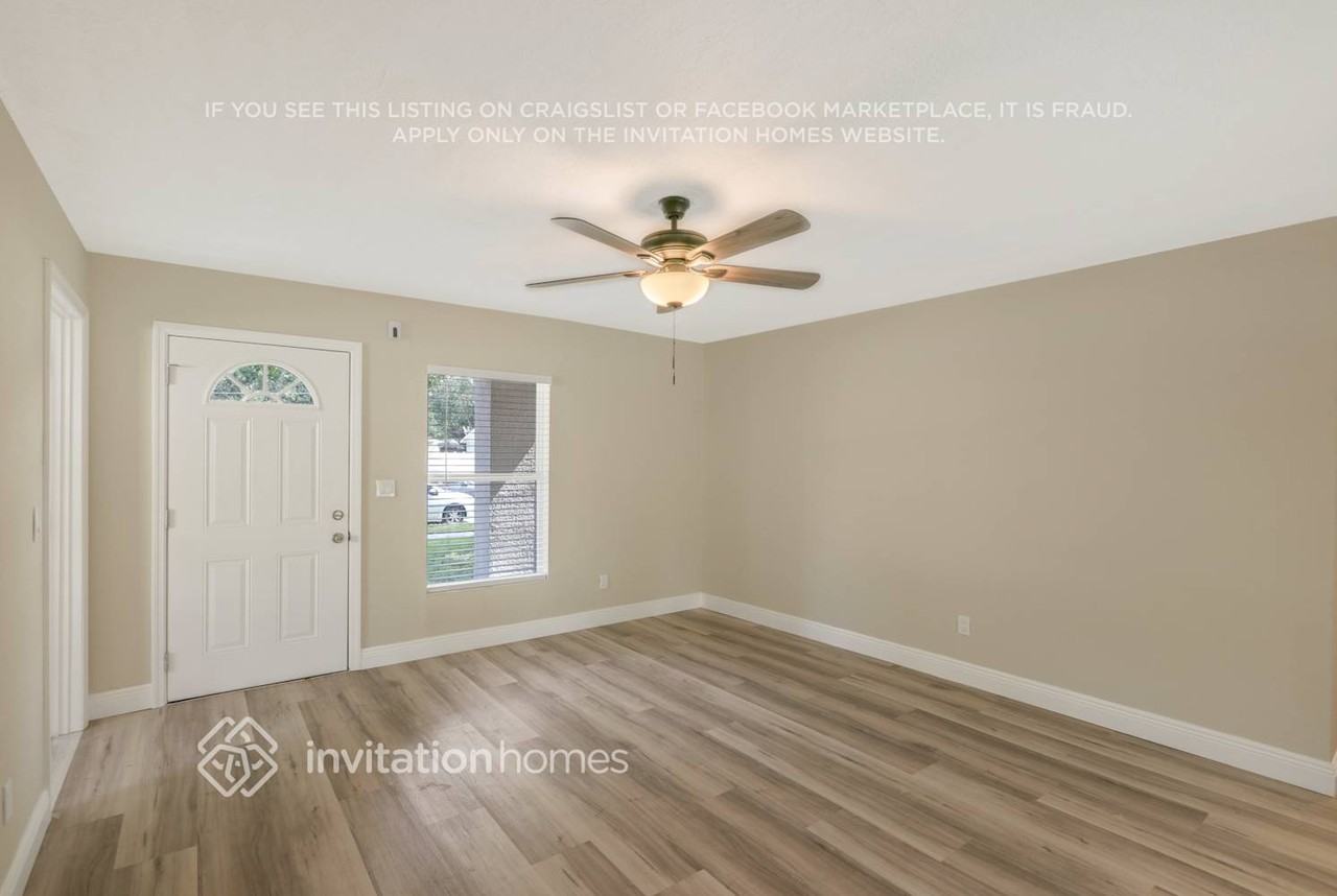 3205 Lancaster Ln - Photo 2 of 29