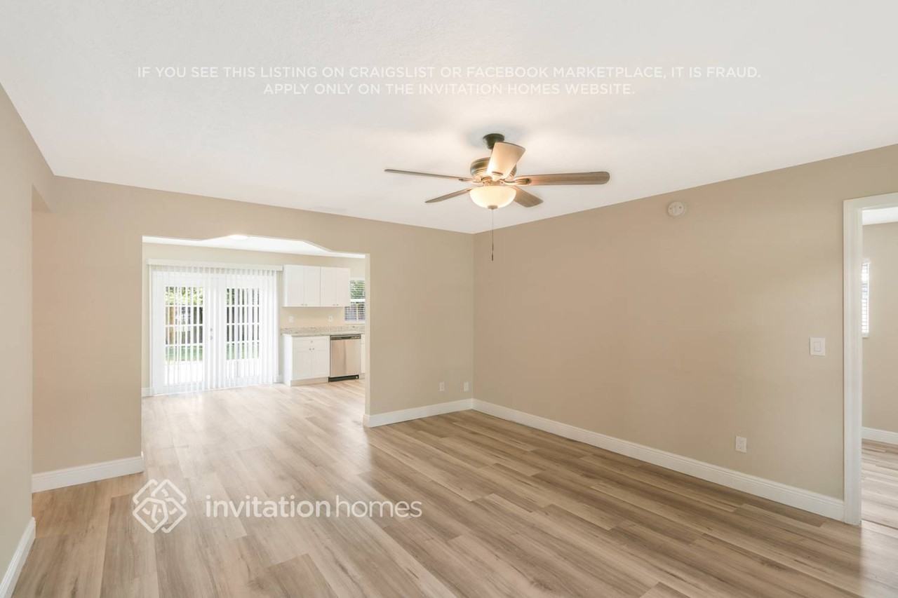 3205 Lancaster Ln - Photo 5 of 29