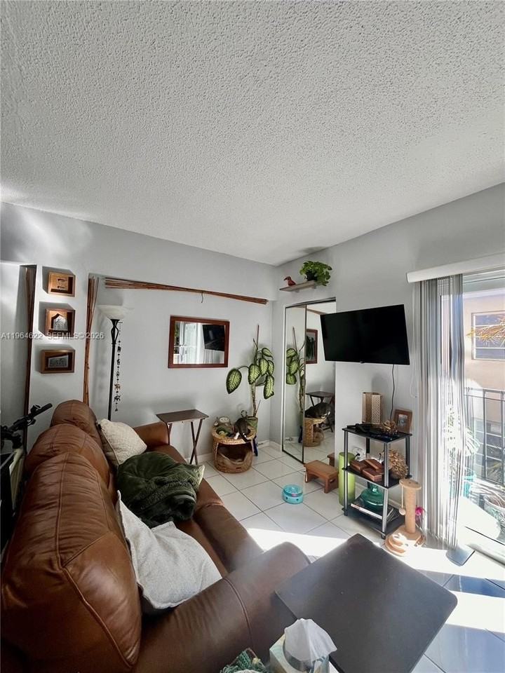 1960 Marseille Dr #204 - Photo 3 of 8