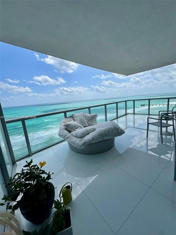 17121 Collins Ave #1802 - Photo 3 of 21