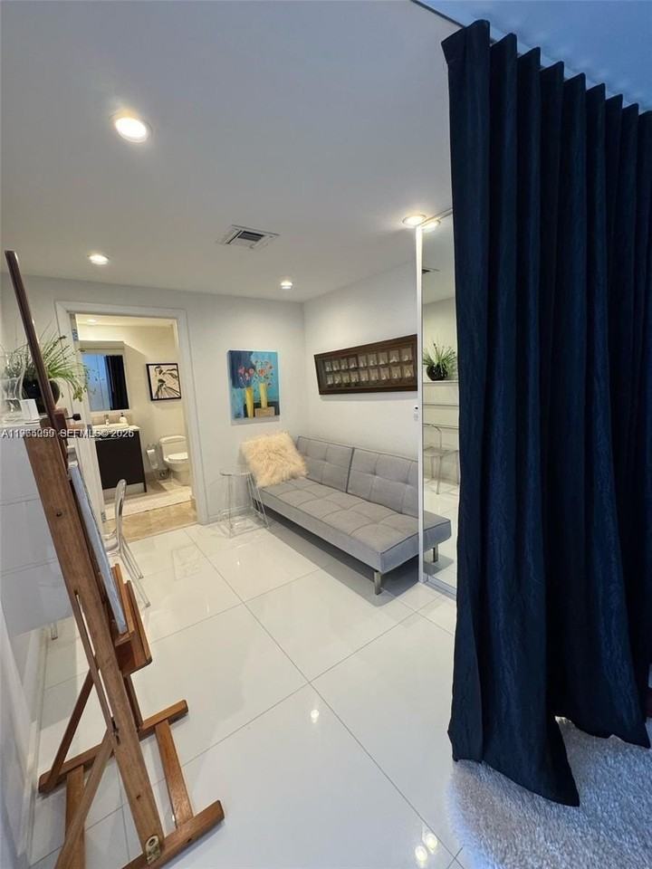 17121 Collins Ave #1802 - Photo 5 of 21