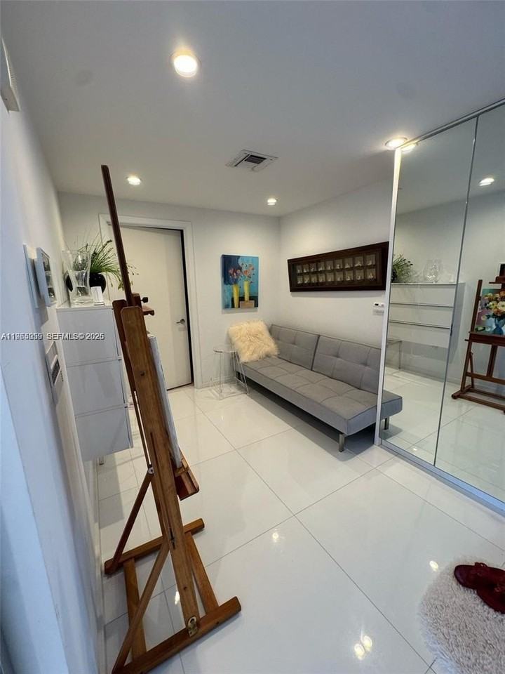 17121 Collins Ave #1802 - Photo 6 of 21