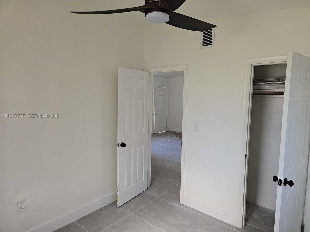 3001 Sw 23rd Ter #A - Photo 4 of 9