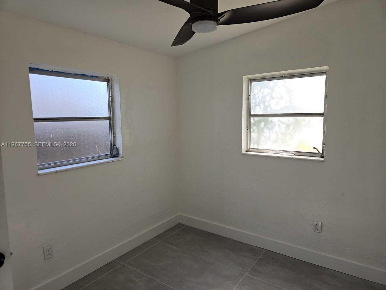 3001 Sw 23rd Ter #A - Photo 5 of 9