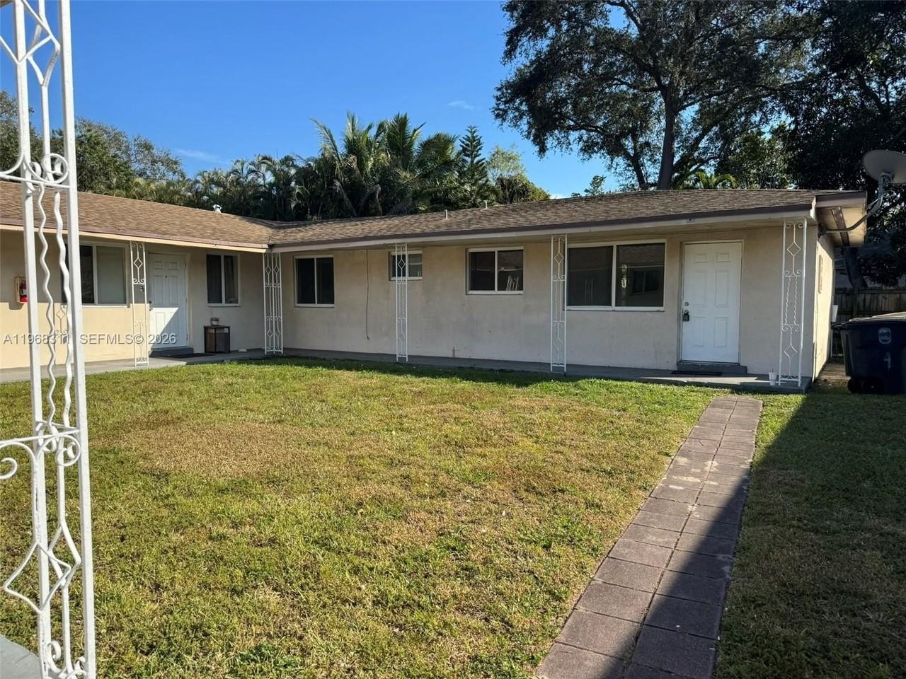 730 Ne 122nd St #4 - Photo 2 of 12
