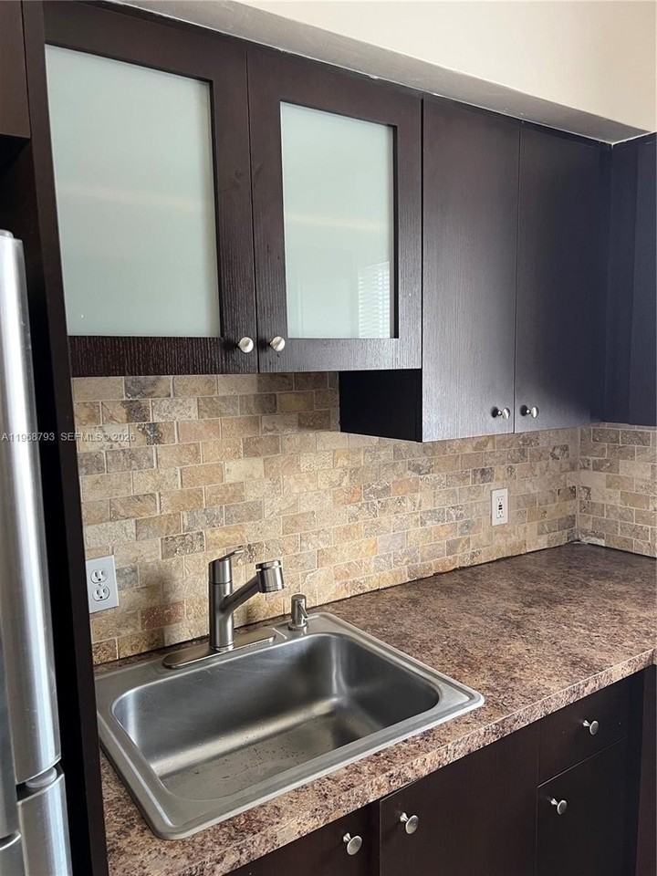 890 Nw 22nd Ct #890 - Photo 5 of 8