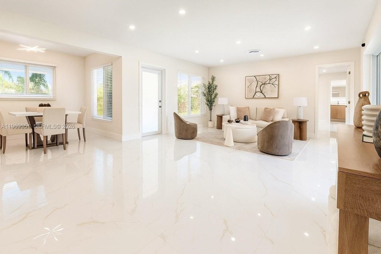 3801 Ne 16th Ter - Photo 4 of 42