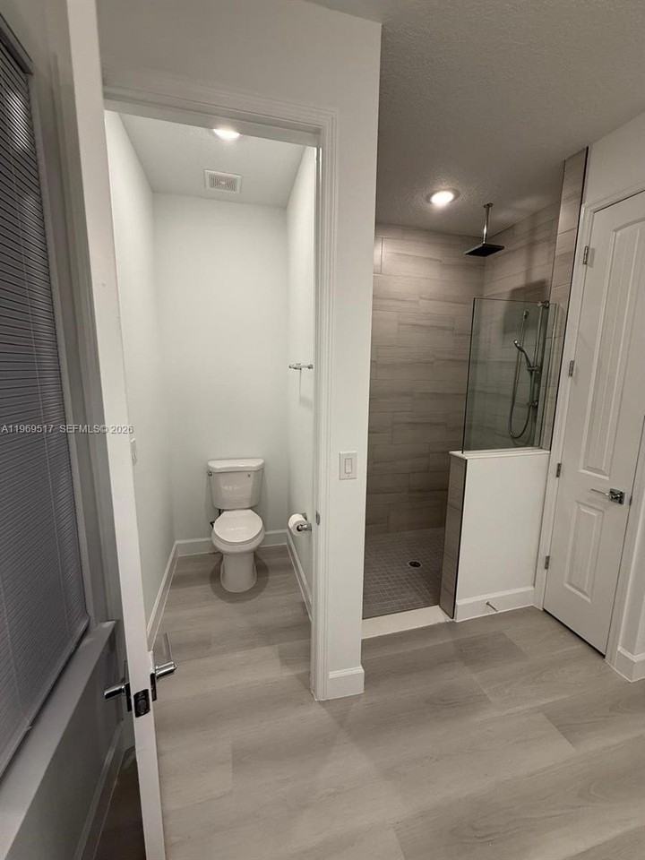 1255 Wadsworth St Se #1255 - Photo 3 of 19