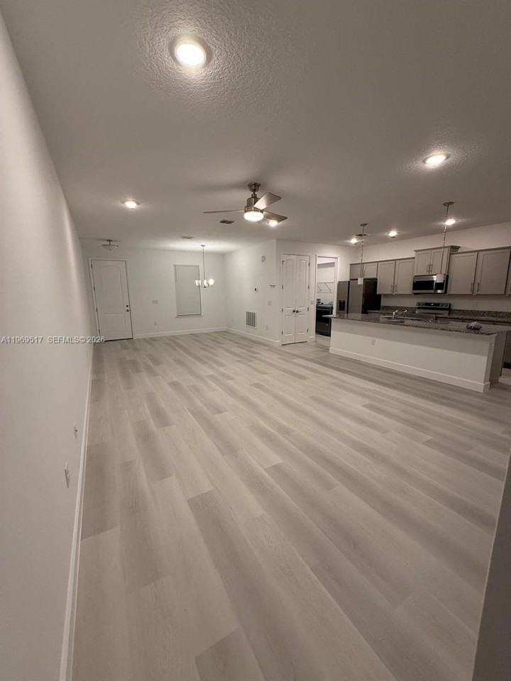 1255 Wadsworth St Se #1255 - Photo 6 of 19