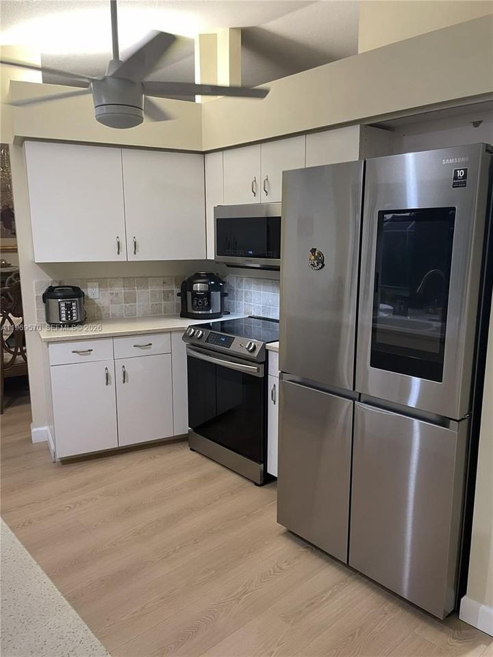 1402 Se 1st Ter #0 - Photo 5 of 20