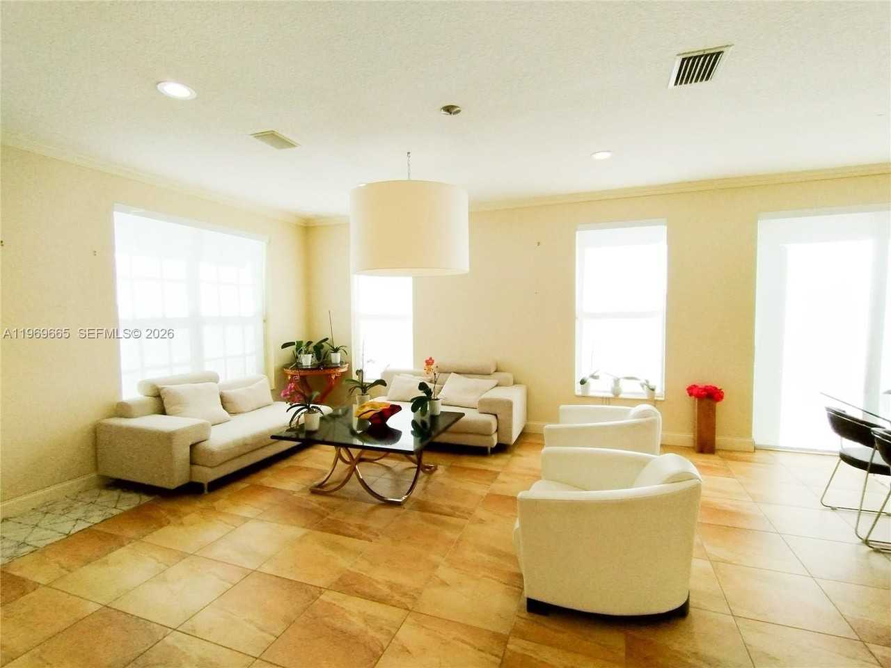 18243 Blue Lake Way - Photo 3 of 26