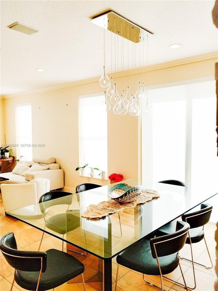 18243 Blue Lake Way - Photo 5 of 26