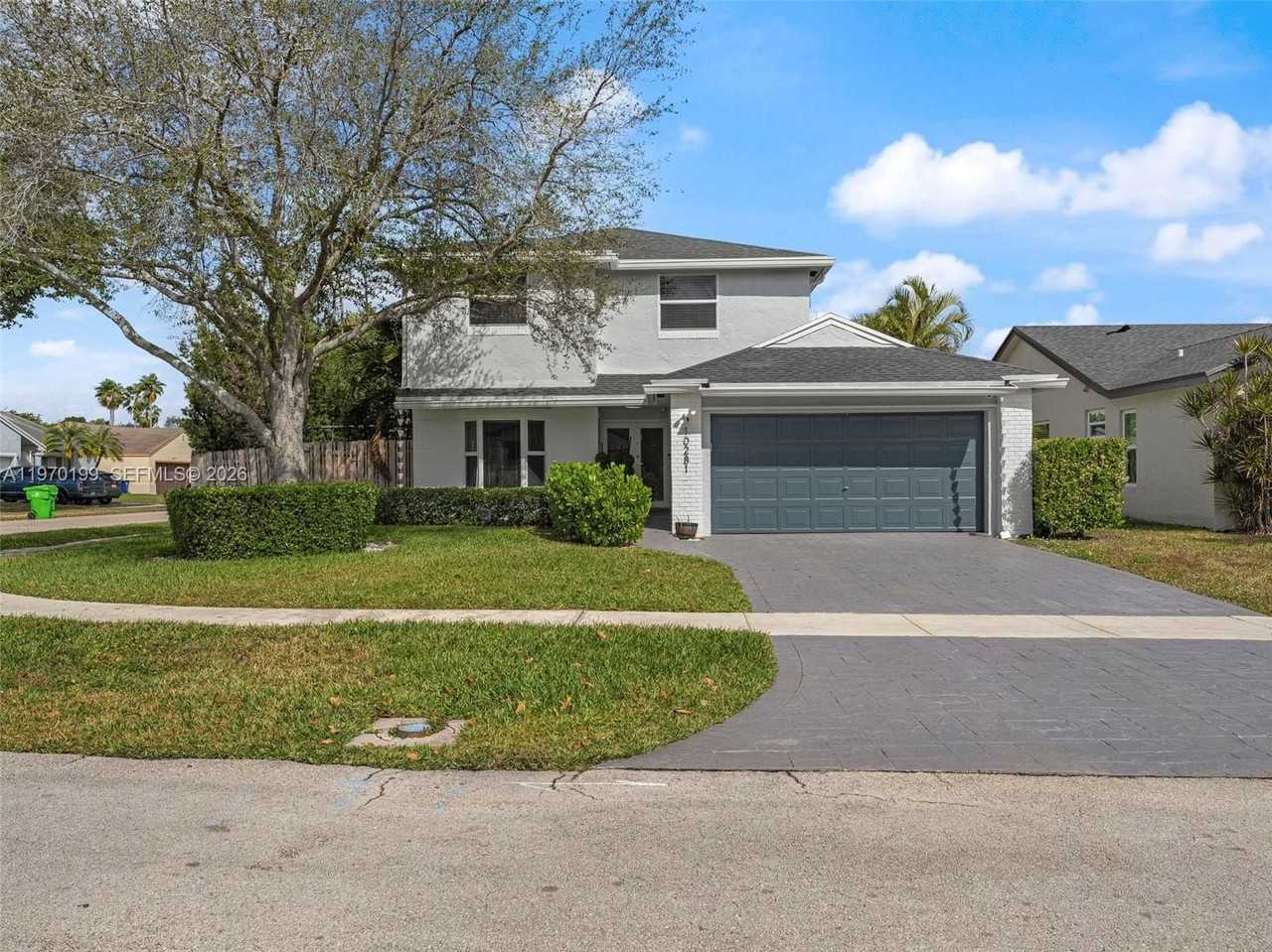 10281 Nw 32nd St - Photo 3 of 50