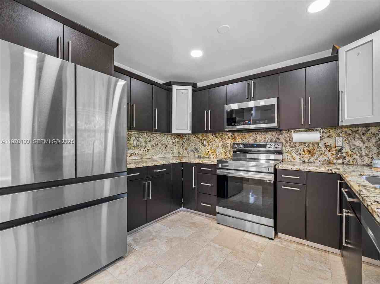 10281 Nw 32nd St - Photo 5 of 50