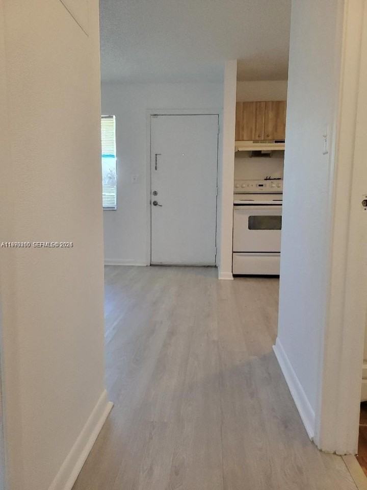 5156 Ne 6th Ave #219 - Photo 2 of 10