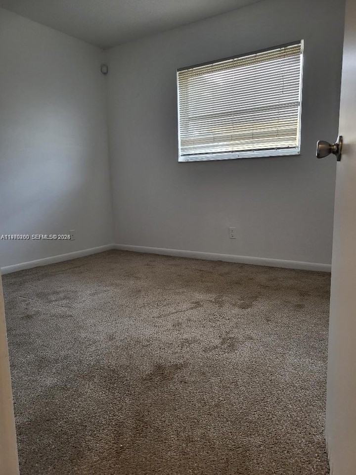 5156 Ne 6th Ave #219 - Photo 6 of 10