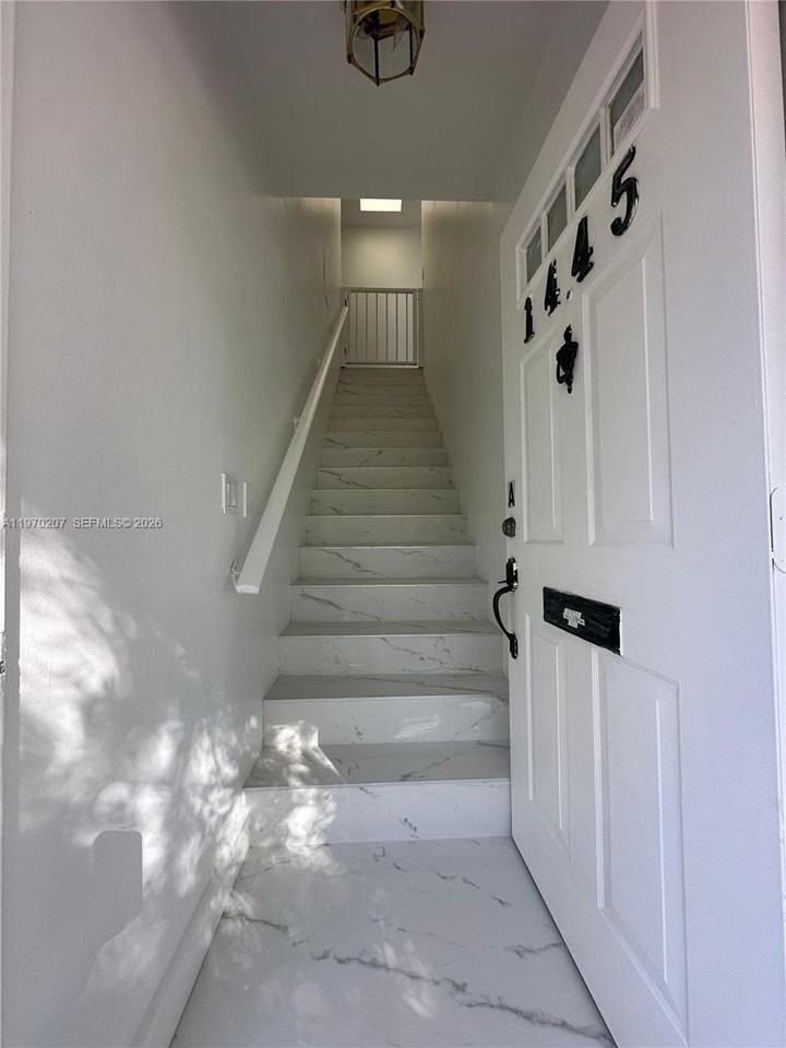 1445 Grant St #A - Photo 4 of 23