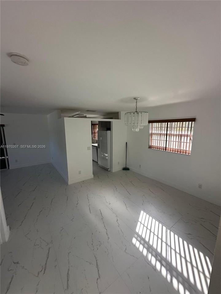 1445 Grant St #A - Photo 5 of 23