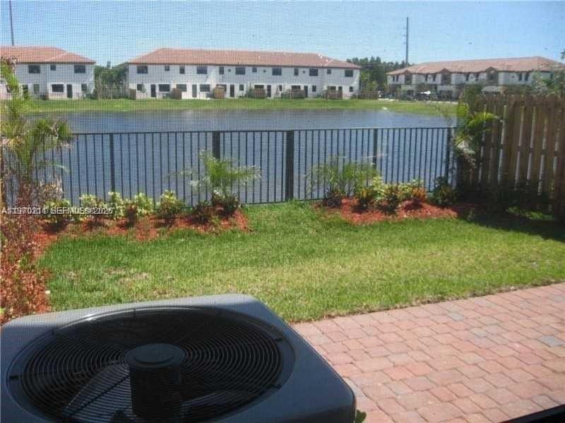 16585 Sw 42nd Way #16585 - Photo 4 of 20