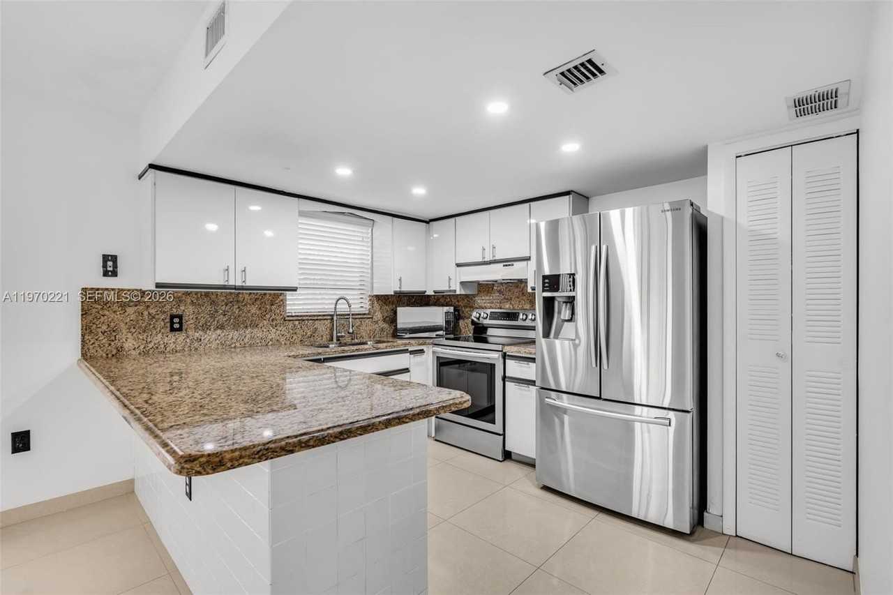 9940 Sw 136th Ct - Photo 6 of 16