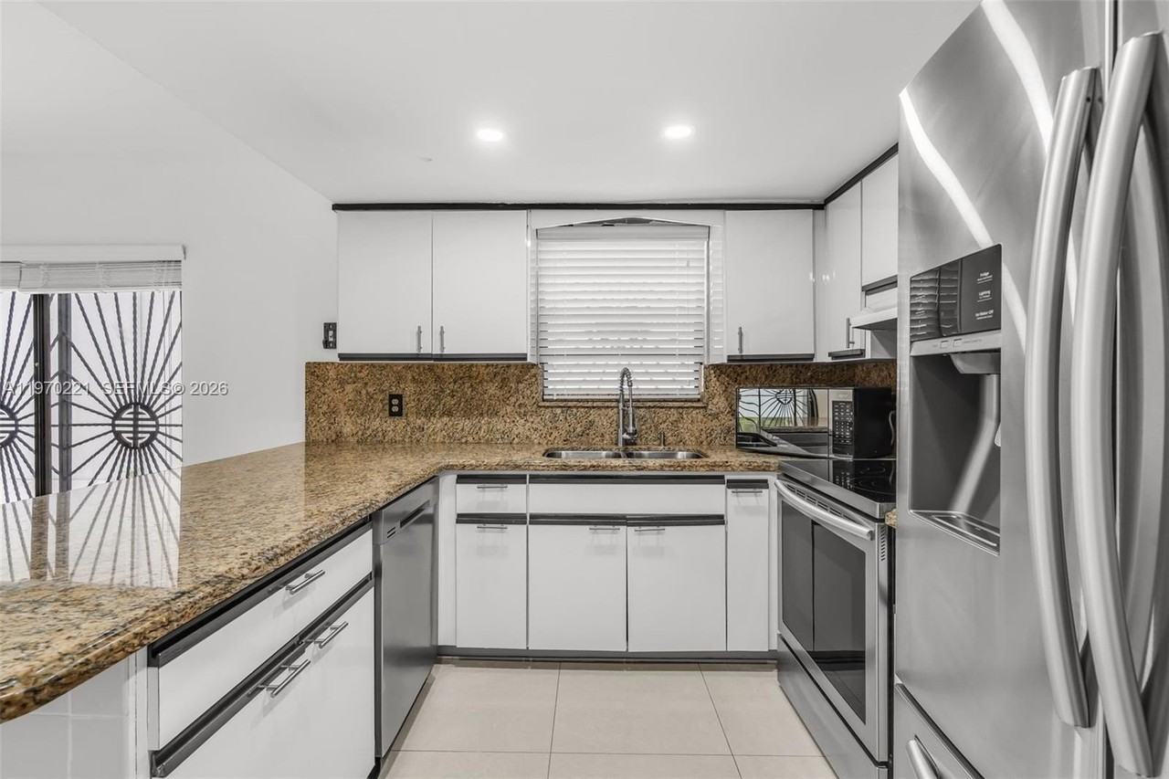 9940 Sw 136th Ct - Photo 7 of 16