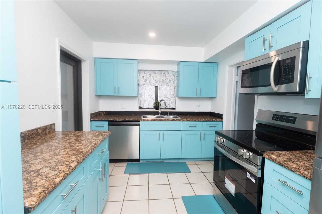 772 Pennsylvania Ave #772 - Photo 6 of 24