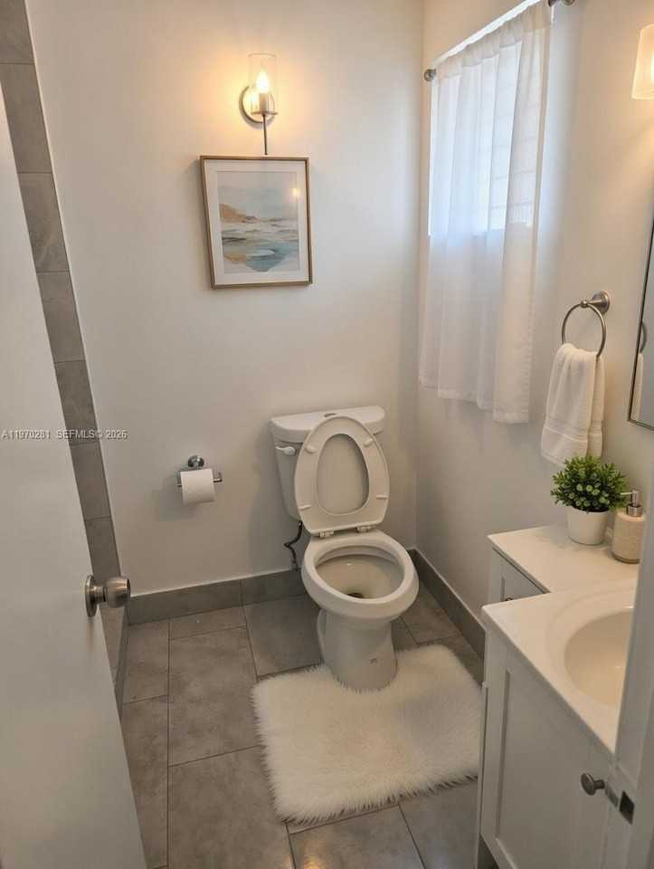 146 Ne 1st Ave #1 - Photo 6 of 9