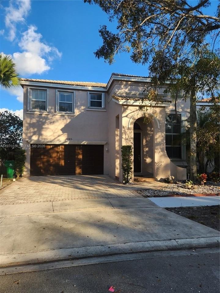 5085 Sw 155th Ave #5085 - Photo 2 of 35