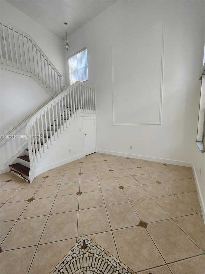 5085 Sw 155th Ave #5085 - Photo 4 of 35