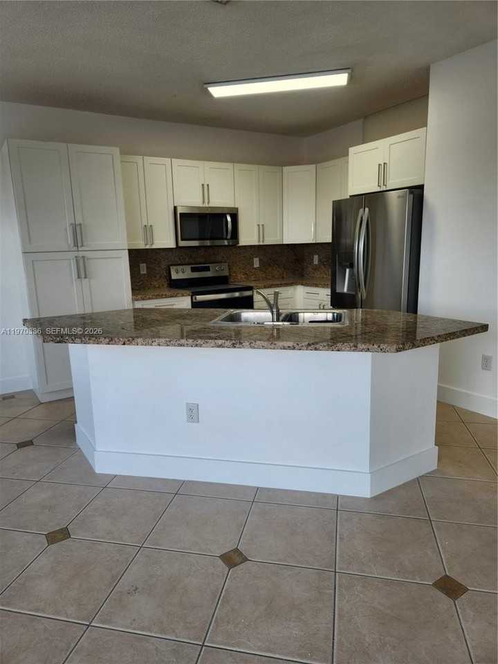 5085 Sw 155th Ave #5085 - Photo 6 of 35