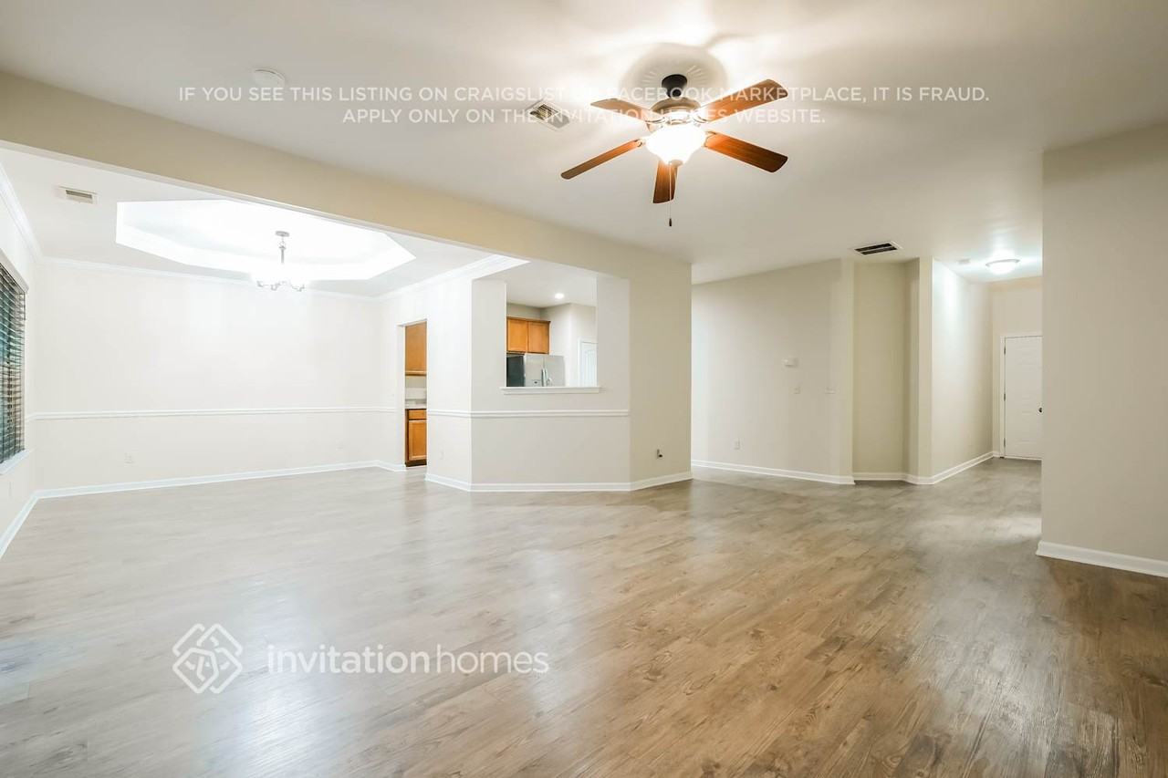 321 Alcovy Way - Photo 5 of 18