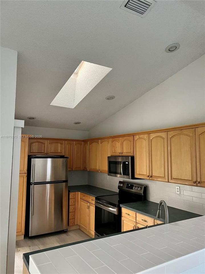 6641 Nw 52nd St #6641 - Photo 5 of 33