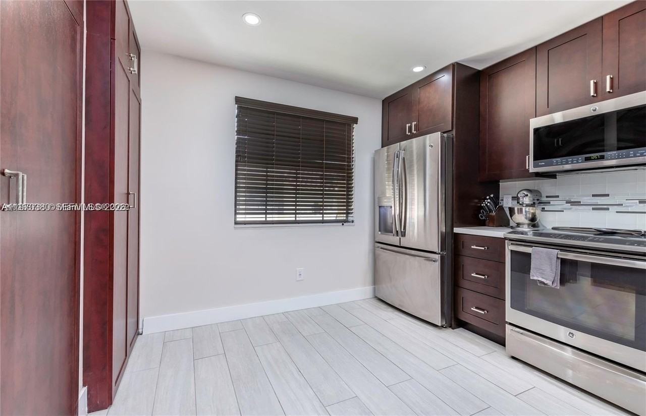 3559 Magellan Cir #323-2 - Photo 5 of 19