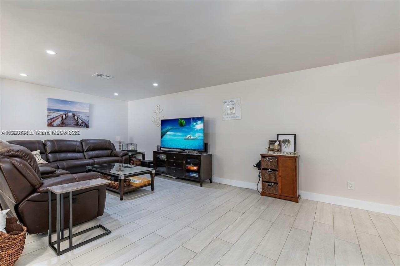 3559 Magellan Cir #323-2 - Photo 7 of 19