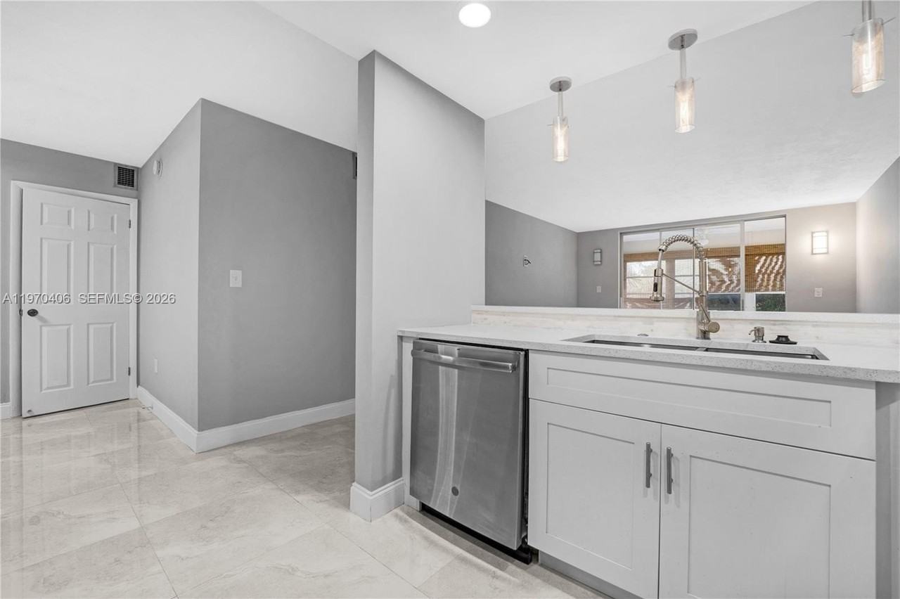 7100 Nw 17th St #305 - Photo 6 of 46