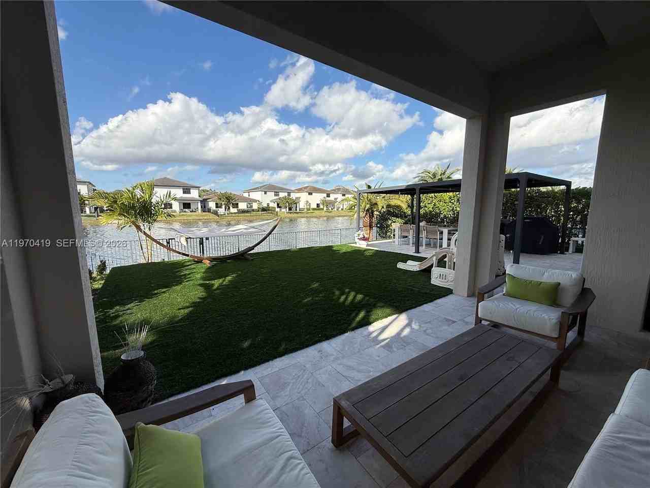 17507 Sw 43rd St #0 - Photo 2 of 25