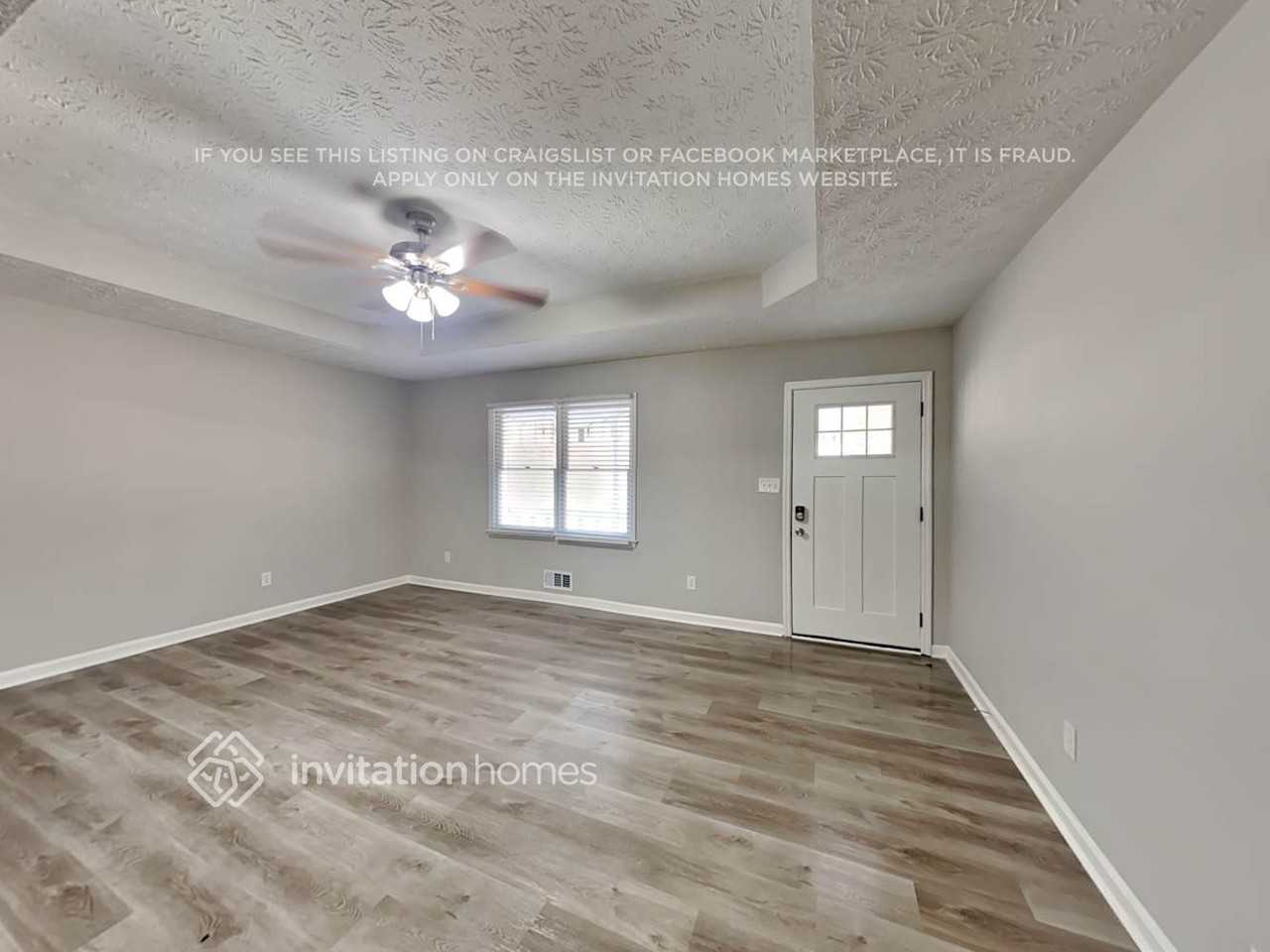 300 E Country Woods Dr - Photo 3 of 18