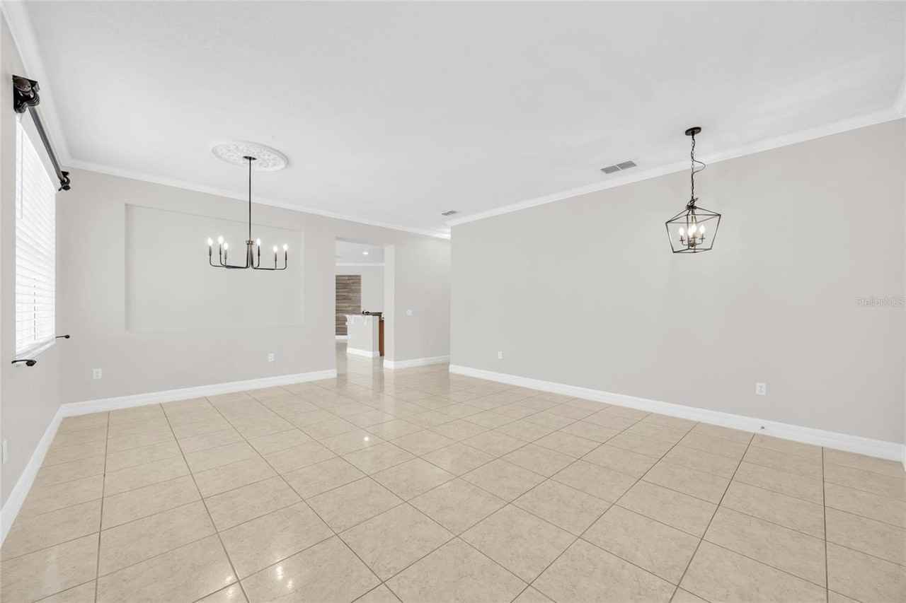 10354 Stratford Pointe Ave - Photo 5 of 34