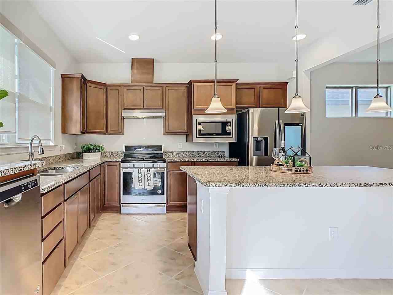 210 Tomelloso Way - Photo 3 of 40