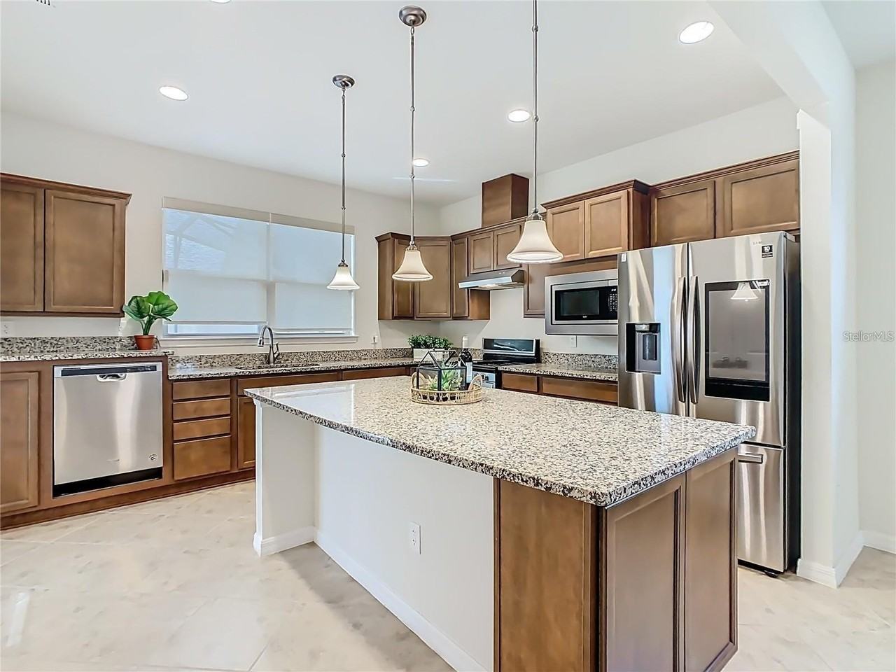 210 Tomelloso Way - Photo 7 of 40