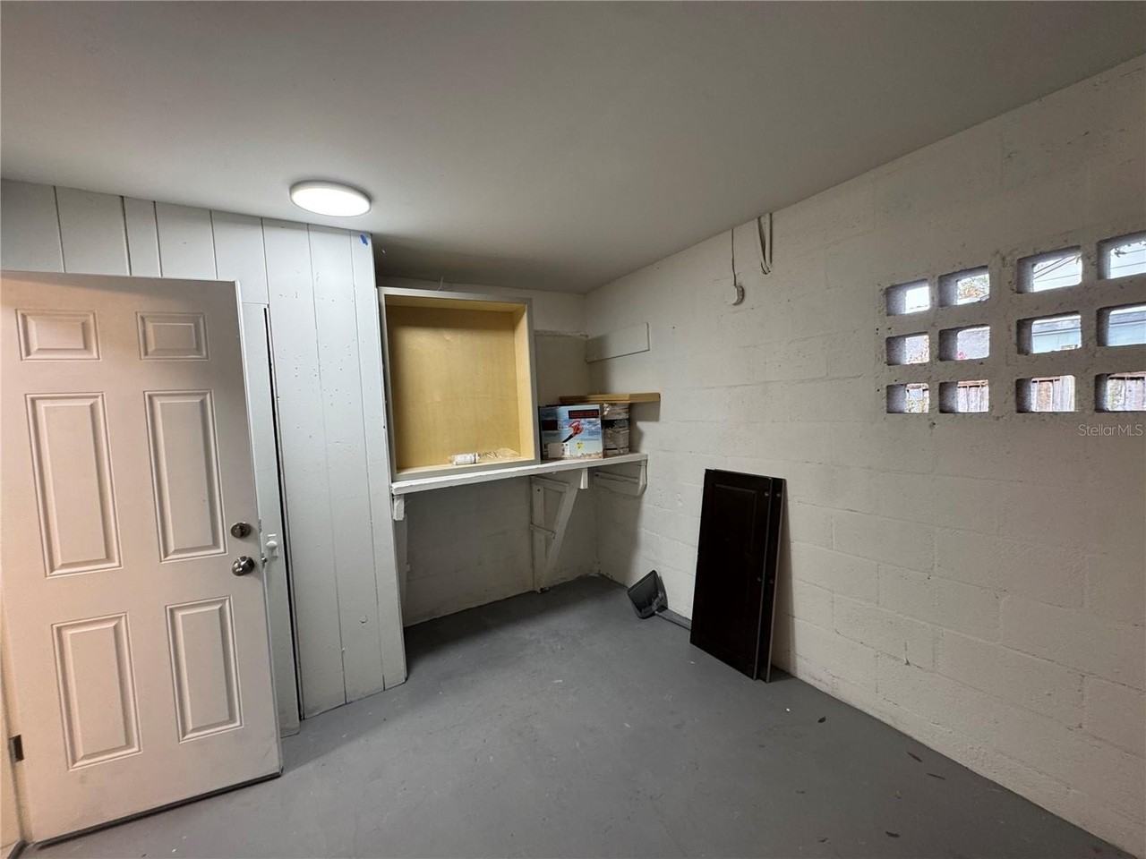 2580 Euston Rd - Photo 4 of 15