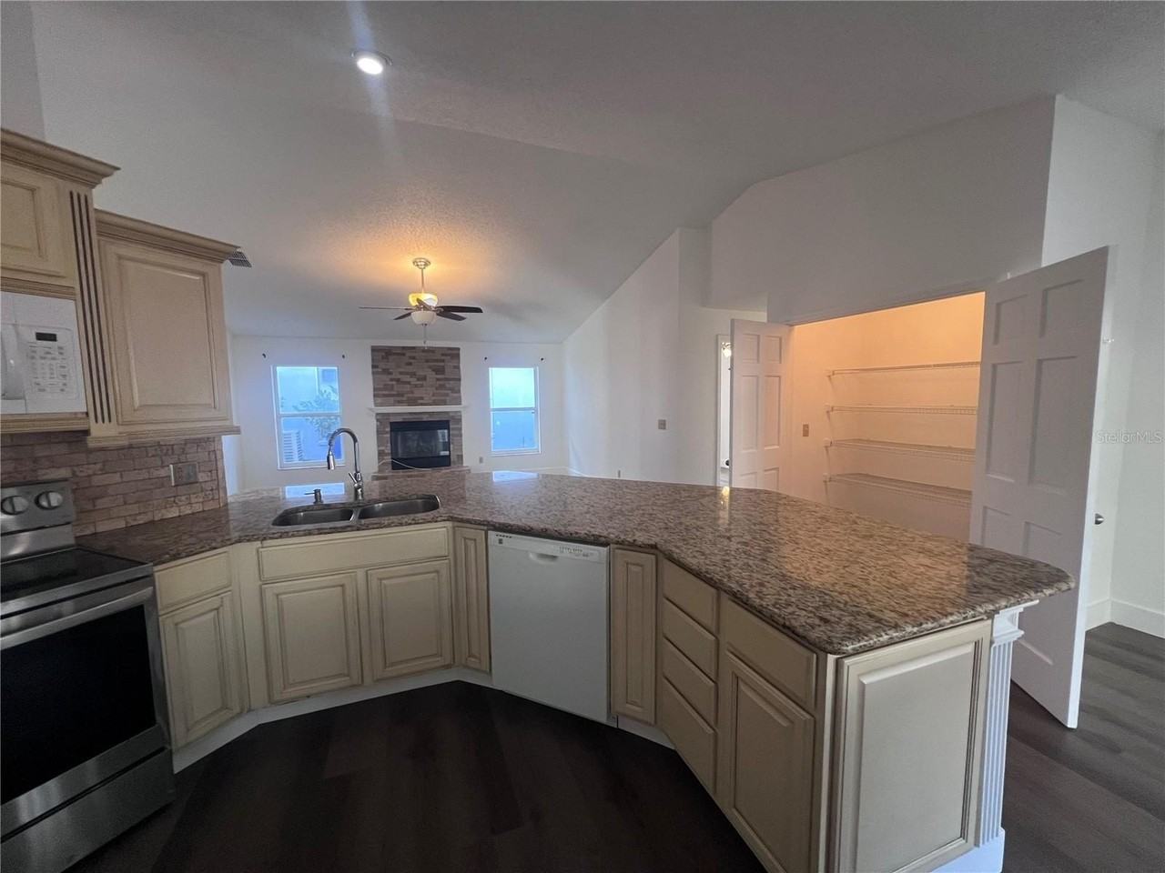 9224 Sunflower Dr - Photo 2 of 17