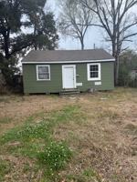 featured image of 5818 Comish Dr #1